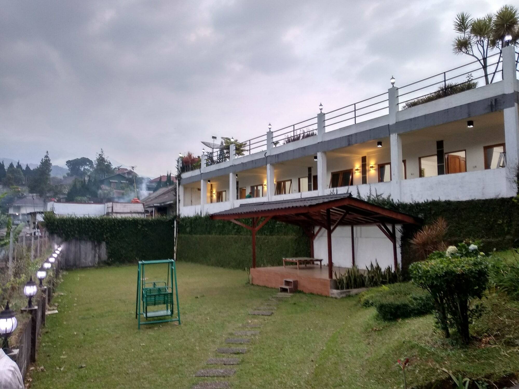 The View Villa Cisarua Exterior photo